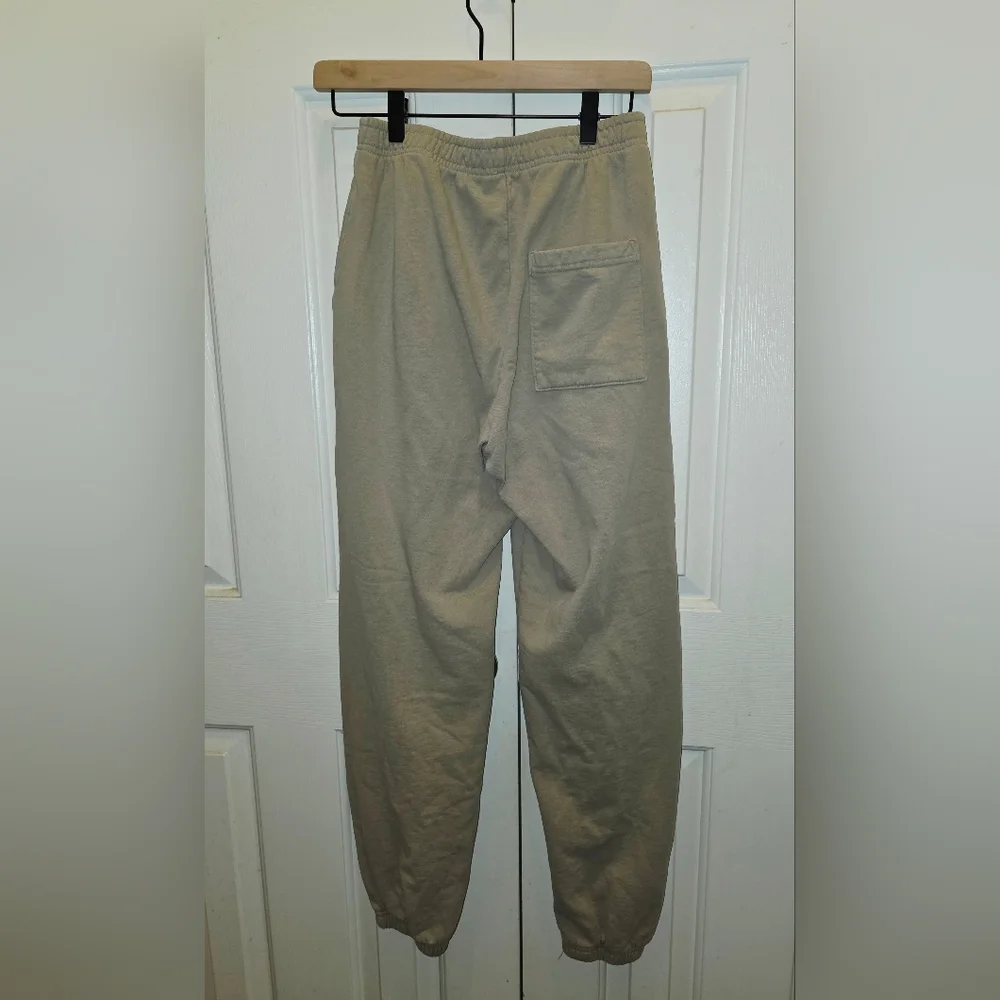 Sporty & Rich Wellness Club Sweatpants- Size Small- NWOT (never worn) 🏃‍♂️